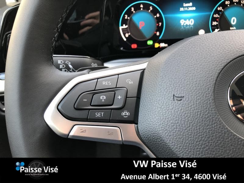 Volkswagen Golf 8 LIFE - 9