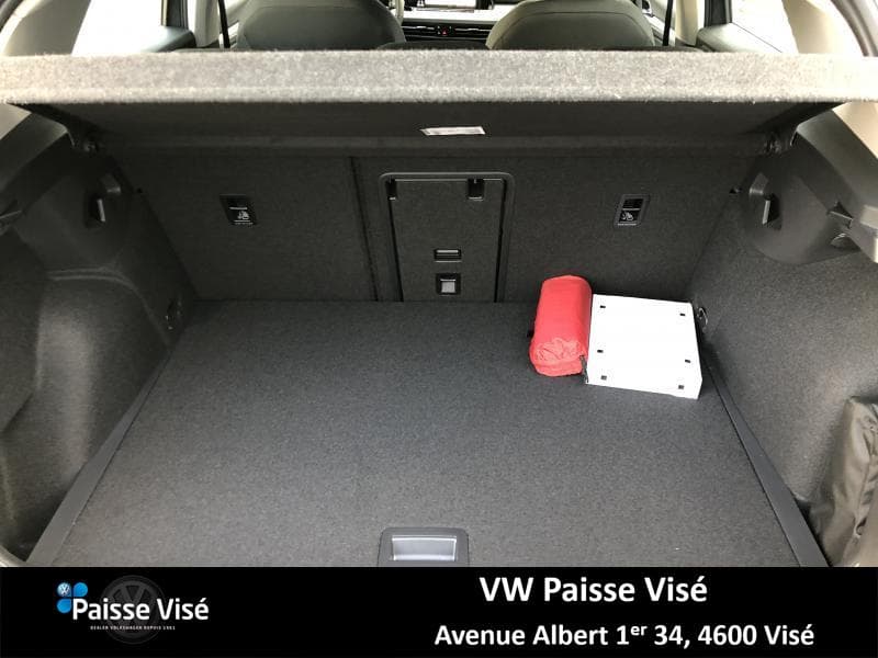 Volkswagen Golf 8 LIFE - 25