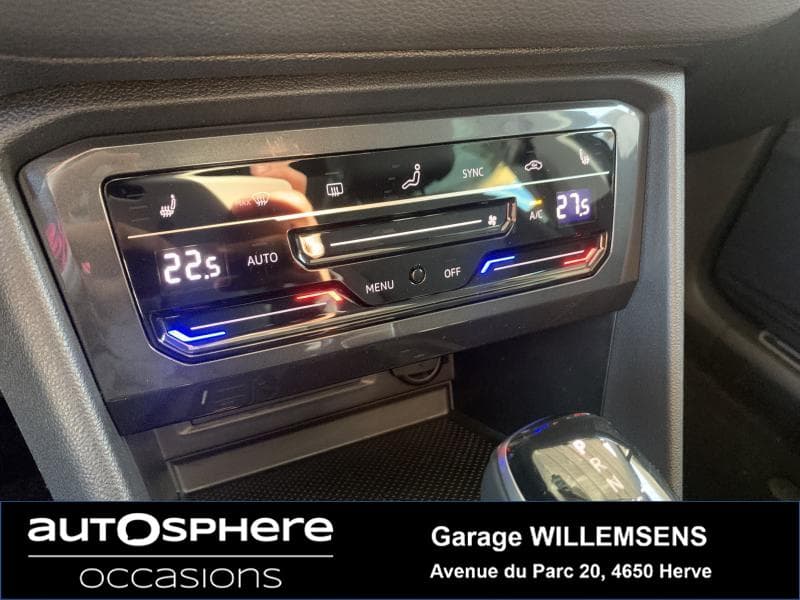 Volkswagen Tiguan PANO/LED/NAVI/SPORT - 17