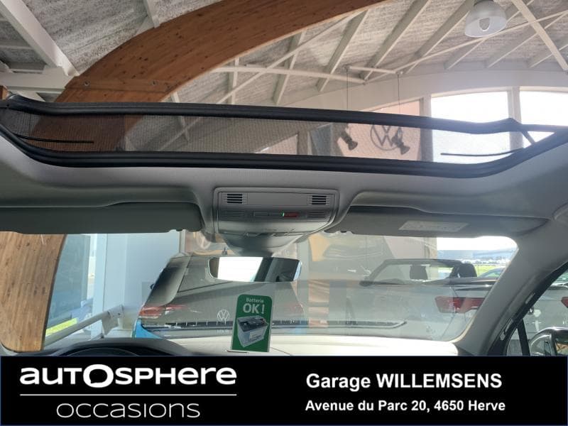 Volkswagen Tiguan PANO/LED/NAVI/SPORT - 21