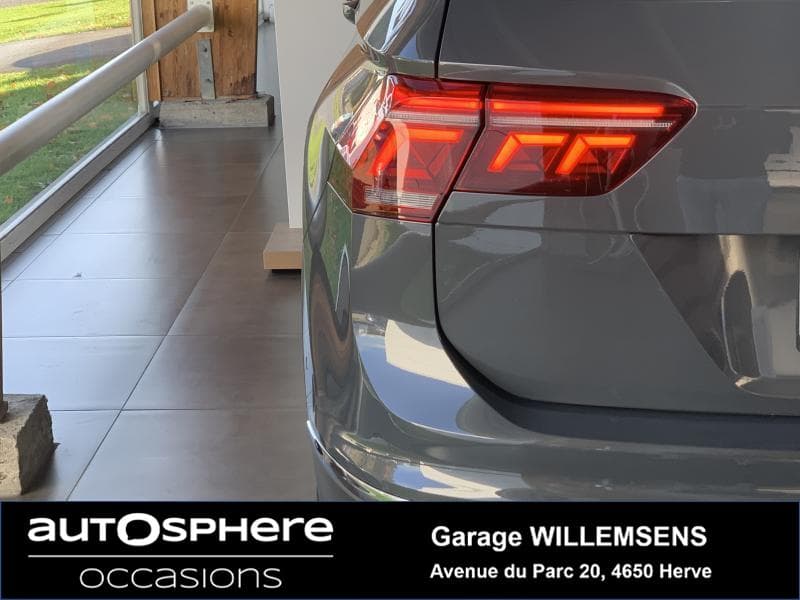 Volkswagen Tiguan PANO/LED/NAVI/SPORT - 28