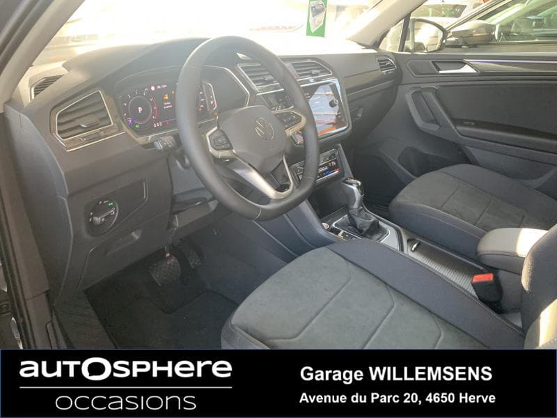 Volkswagen Tiguan PANO/LED/NAVI/SPORT - 19