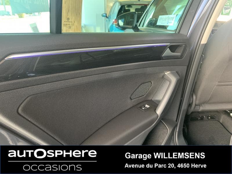 Volkswagen Tiguan PANO/LED/NAVI/SPORT - 25