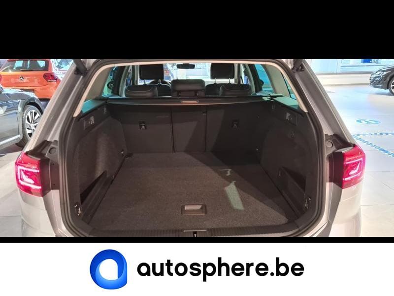 Volkswagen Passat Variant Elegance Business - 11