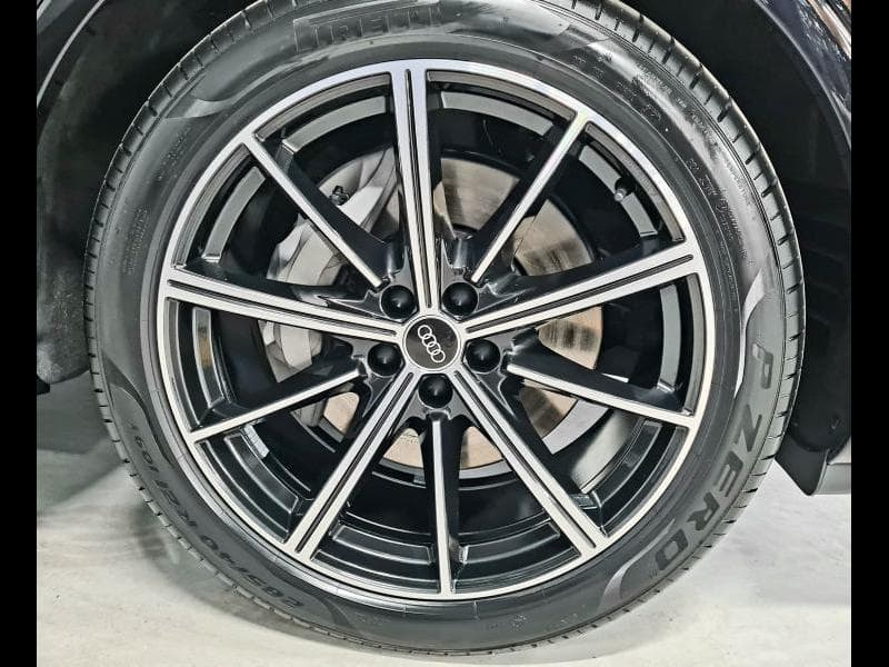 Audi Q7 Q7 S-Line - 9