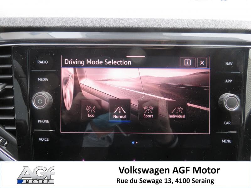 Volkswagen T-Roc Elegance  / R-Line - 25