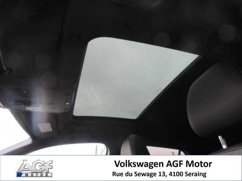 Volkswagen T-Roc Elegance  / R-Line - 38