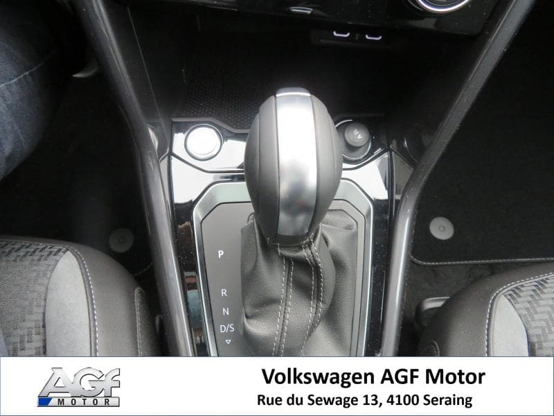 Volkswagen T-Roc Elegance  / R-Line - 19
