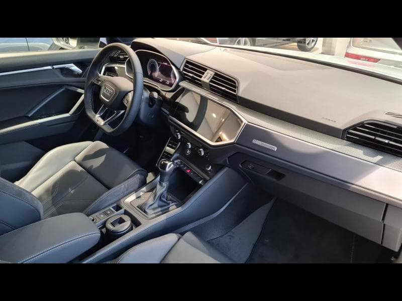 Audi Q3 Sportback S line - 13