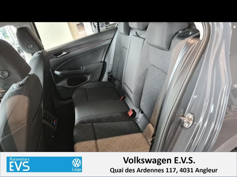 Volkswagen Golf VIII Life - 11