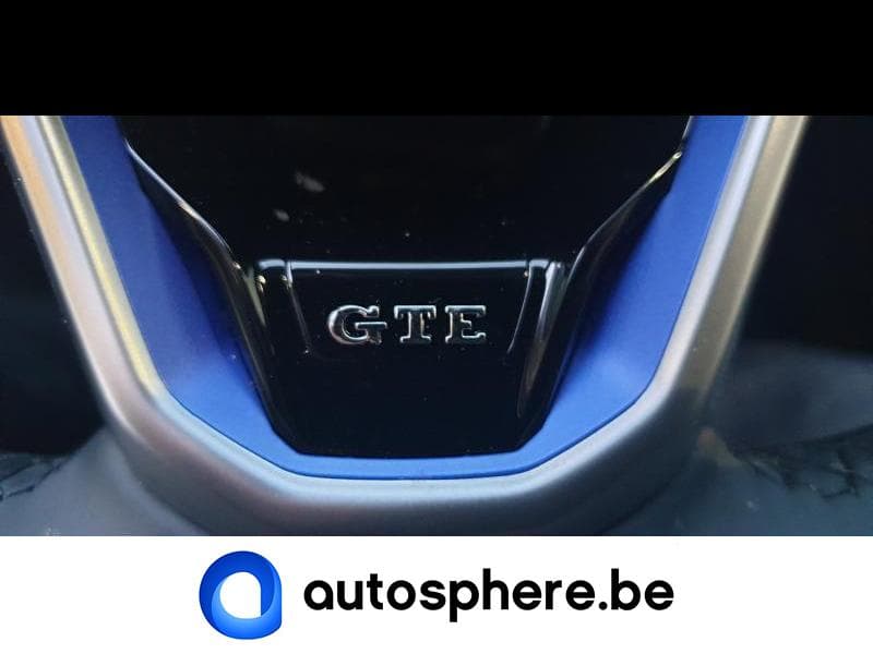Volkswagen Passat GTE - 36