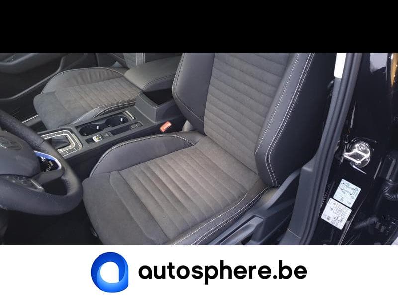 Volkswagen Passat GTE - 42