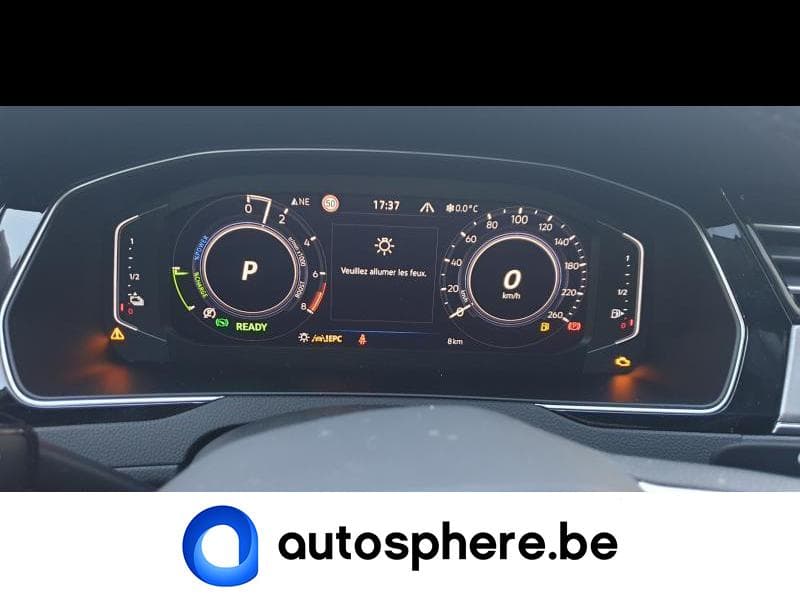 Volkswagen Passat GTE - 35