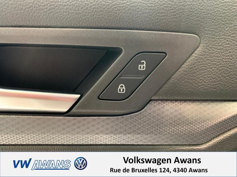 Volkswagen Golf Active - 11