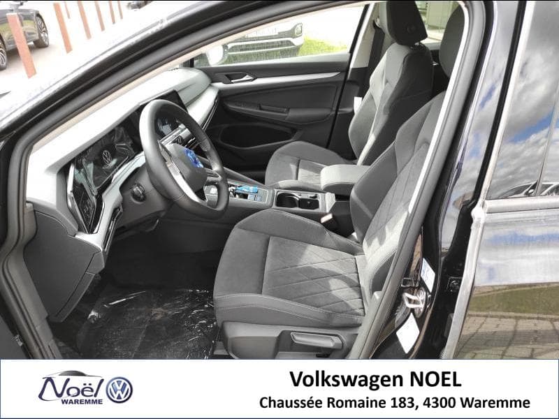 Volkswagen Golf VIII Life - 2