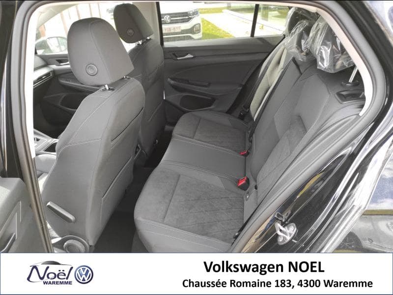 Volkswagen Golf VIII Life - 11