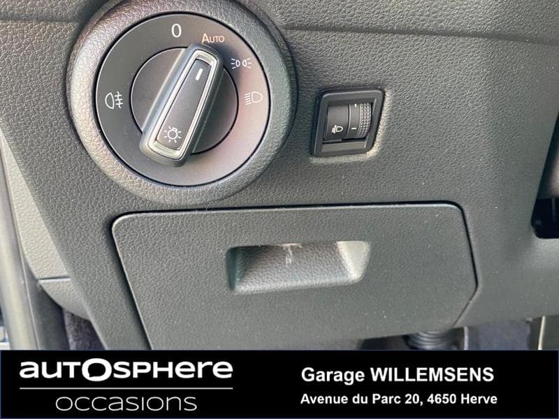 Volkswagen Multivan Trendline 2.0TDI 150cv DSG - 7 Places/Attelage/GPS - 28