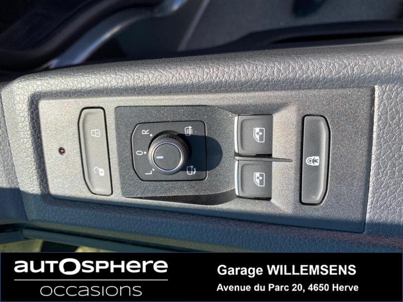 Volkswagen Multivan Trendline 2.0TDI 150cv DSG - 7 Places/Attelage/GPS - 29