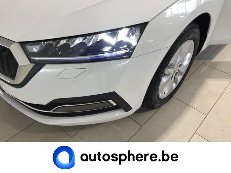 Skoda Octavia IV Ambition-AUTO-GPS-Park Pilot - 10