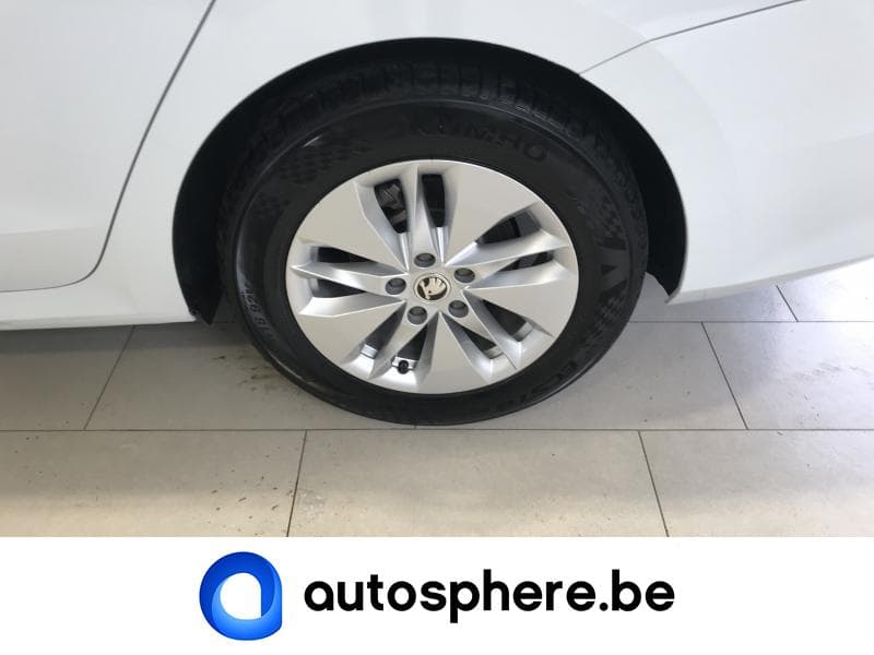 Skoda Octavia IV Ambition-AUTO-GPS-Park Pilot - 8