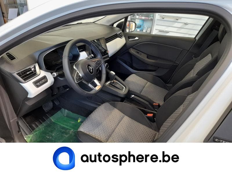 Renault Clio LIMITED -ETECH HYBRID - 8