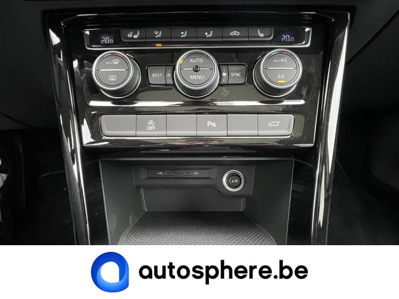 Volkswagen Touran Highline 2.0TDi 150cv - 7 Places/Attache-remorque - 27