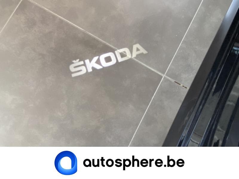 Skoda Octavia Combi Clever+ 2.0TDi 150cv - Toit pano/Attelage - 29