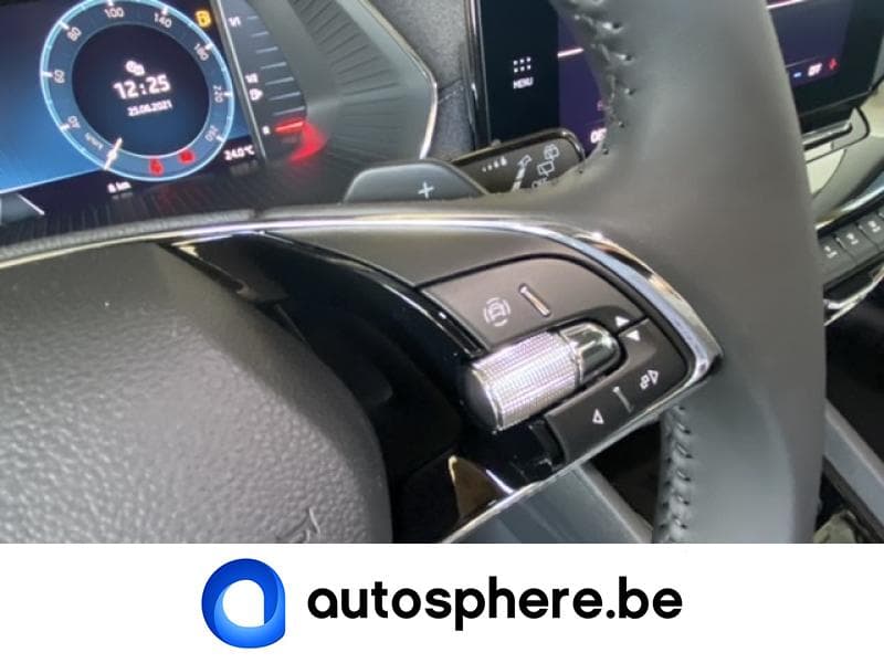 Skoda Octavia Combi Clever+ 2.0TDi 150cv - Toit pano/Attelage - 23