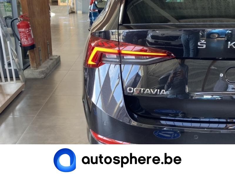 Skoda Octavia Combi Clever+ 2.0TDi 150cv - Toit pano/Attelage - 12