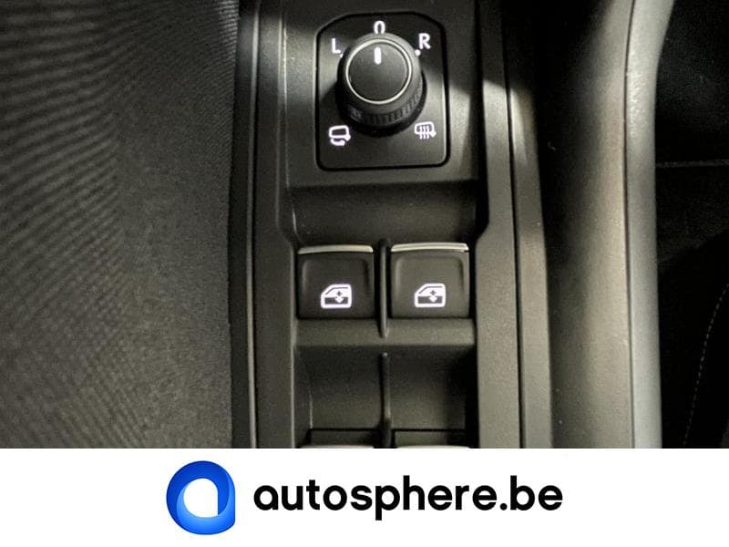 Volkswagen T-Roc Style 1.0TSi 110cv - Toit pano/GPS/Caméra - 19
