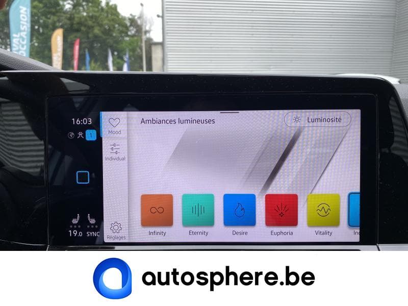 Volkswagen Golf LIFE-CAMERA-GPS+++ - 18
