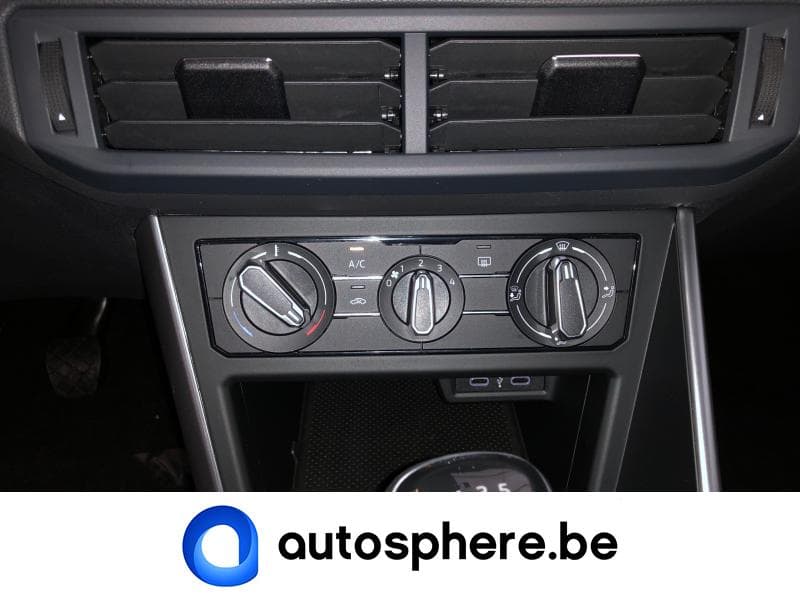 Volkswagen Polo Life - 24
