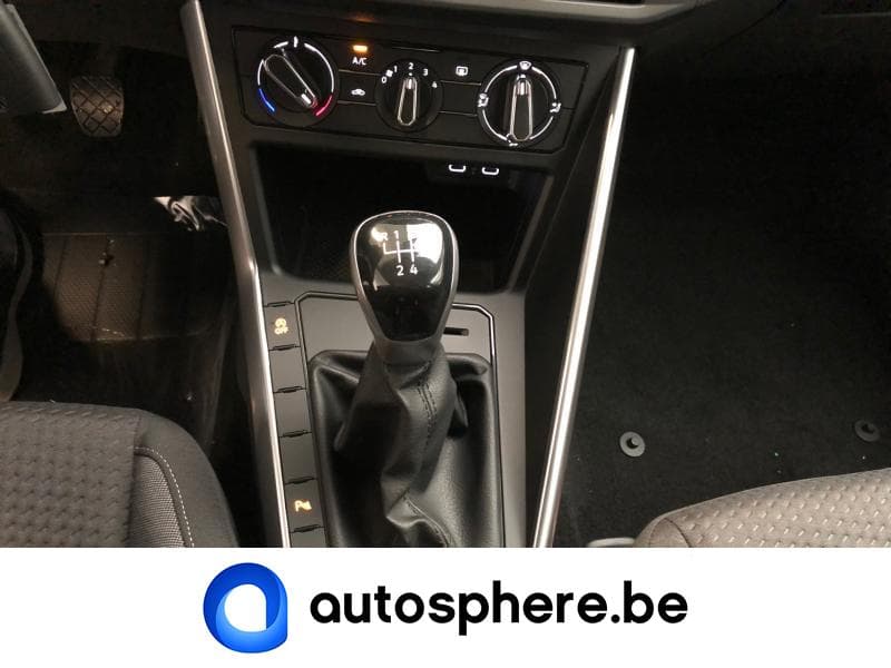 Volkswagen Polo Life - 23