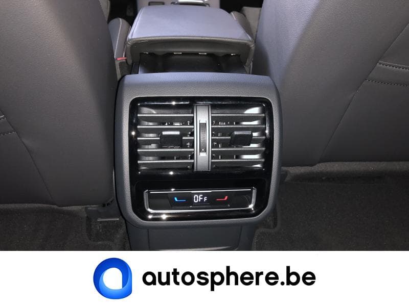 Volkswagen Passat GTE - 36