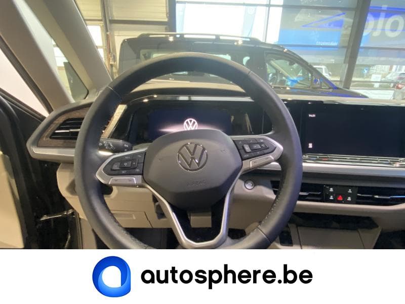 Volkswagen T7 Multivan STYLE*HYBRIDE*6PLACES++++ - 12