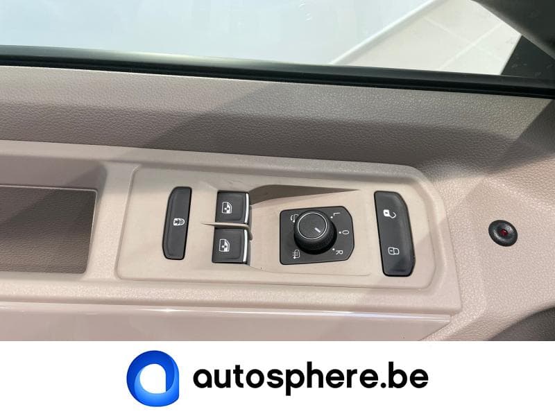 Volkswagen T7 Multivan STYLE*HYBRIDE*6PLACES++++ - 29