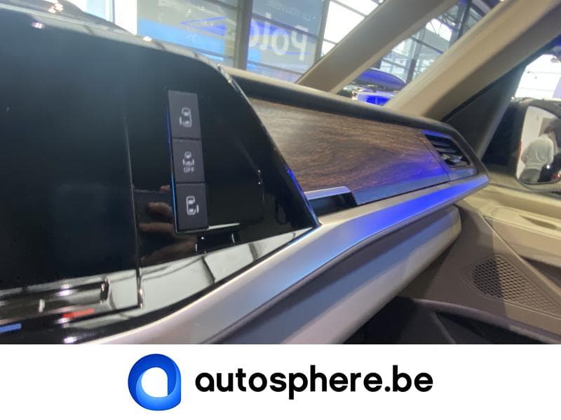 Volkswagen T7 Multivan STYLE*HYBRIDE*6PLACES++++ - 24
