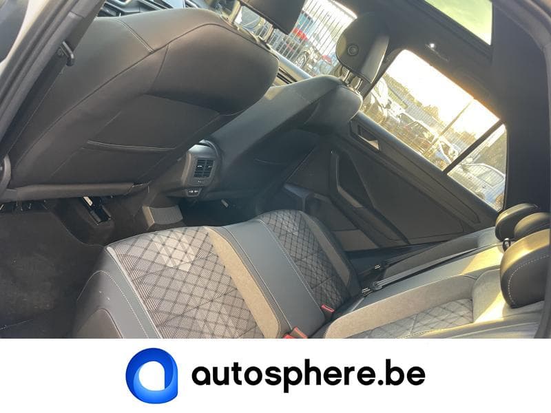 Volkswagen T-Roc R-Line-IQLight-Caméra-GPS-+++ - 13