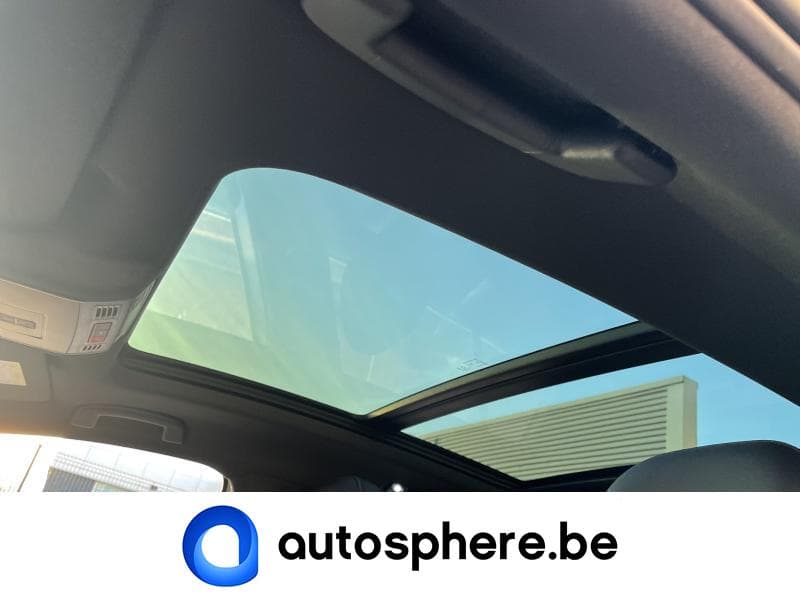 Volkswagen T-Roc R-Line-IQLight-Caméra-GPS-+++ - 16