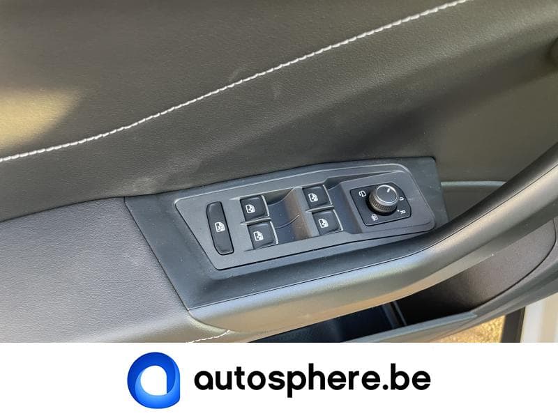 Volkswagen T-Roc R-Line-IQLight-Caméra-GPS-+++ - 17