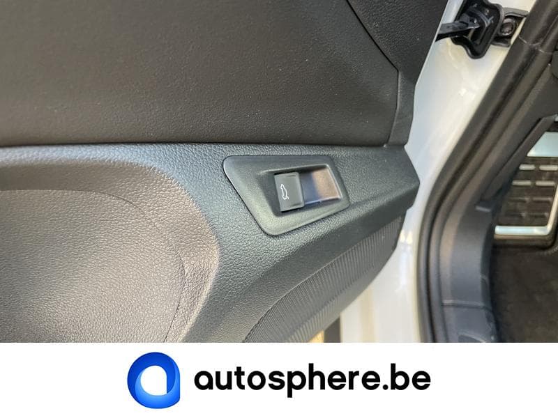Volkswagen T-Roc R-Line-IQLight-Caméra-GPS-+++ - 18
