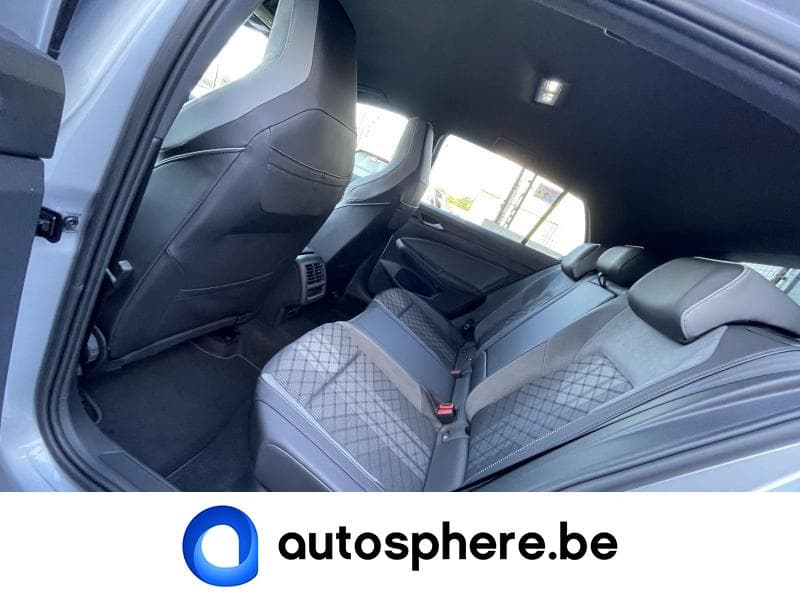 Volkswagen Golf R-Line-GPS-Caméra-ACC-LED-+++ - 18