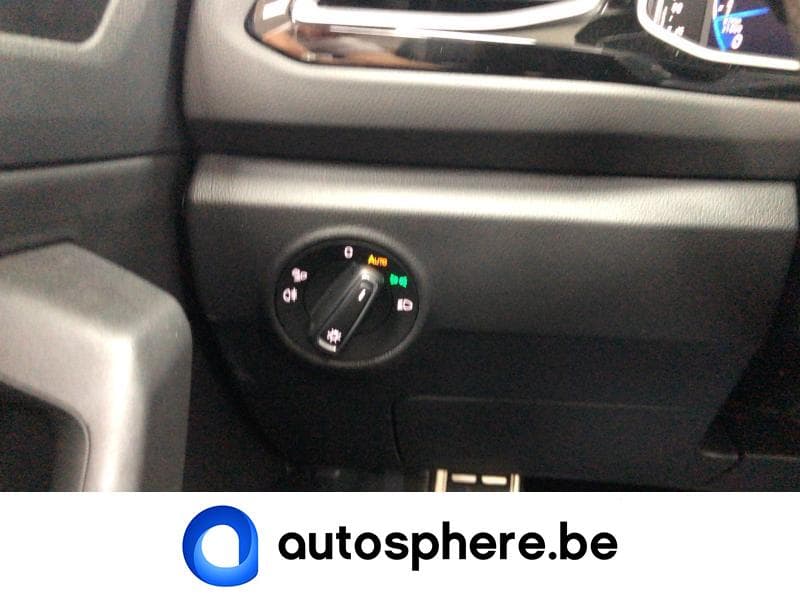 Volkswagen T-Roc R-line Business Premium - 18