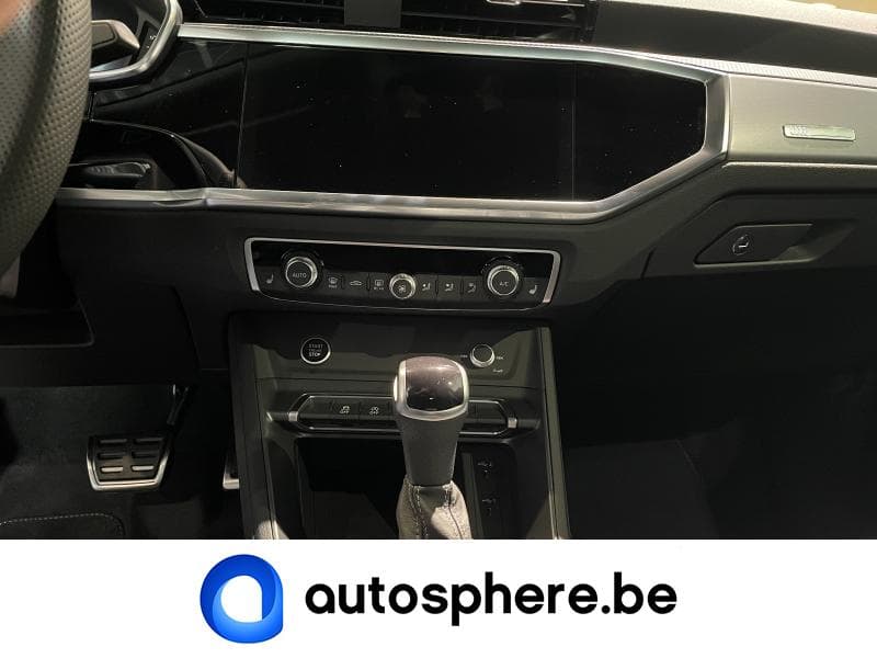 Audi Q3 S-Line - 10