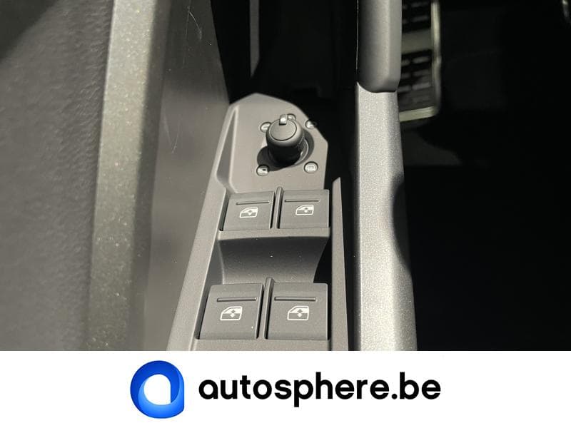 Audi Q3 S-Line - 14