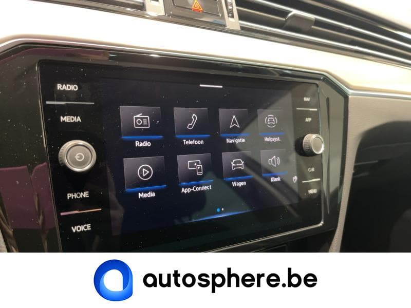 Volkswagen Passat Elegance - 23