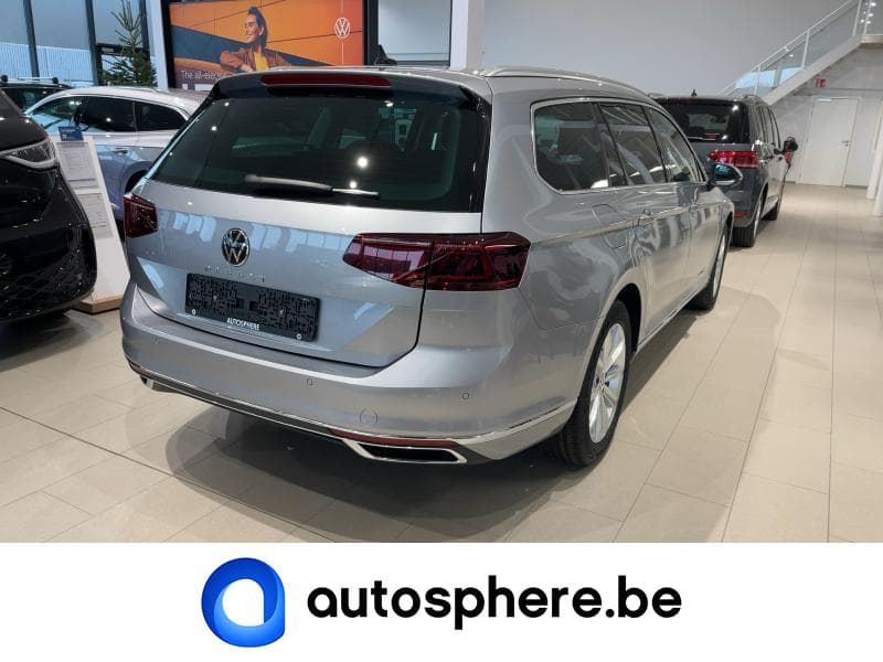 Volkswagen Passat Elegance - 4