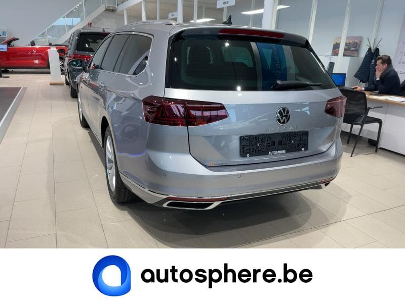 Volkswagen Passat Elegance - 5