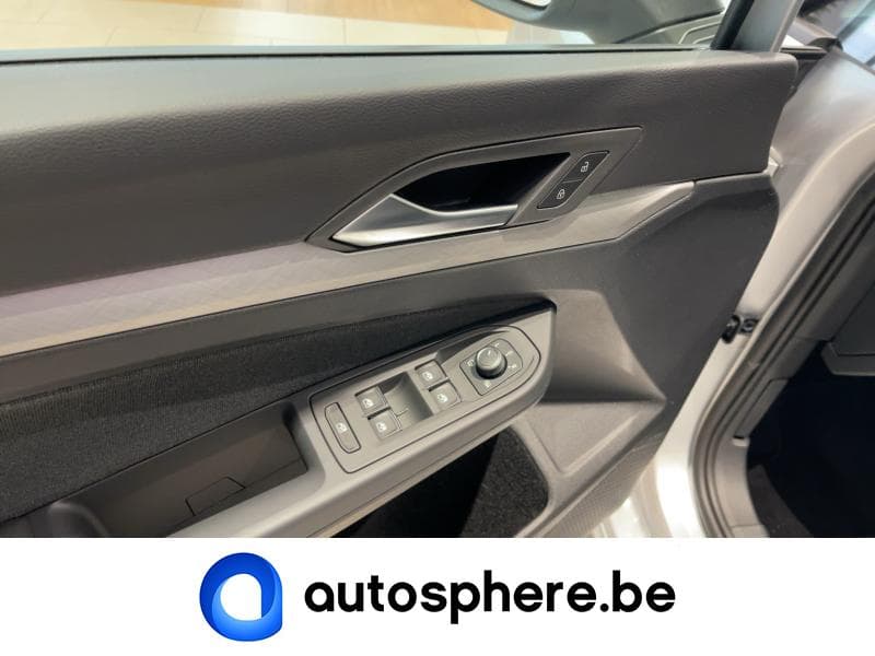 Volkswagen Golf VIII Life - 10