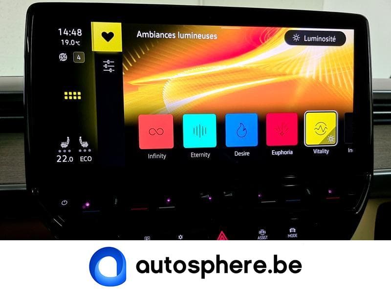 Volkswagen ID.Buzz Pro - GPS,APP,clim,caméra,attache - tvac - 43